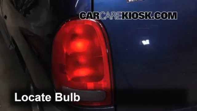 2000 Plymouth Voyager 3.3L V6 Éclairage Feu clignotant arrière (remplacer l'ampoule)